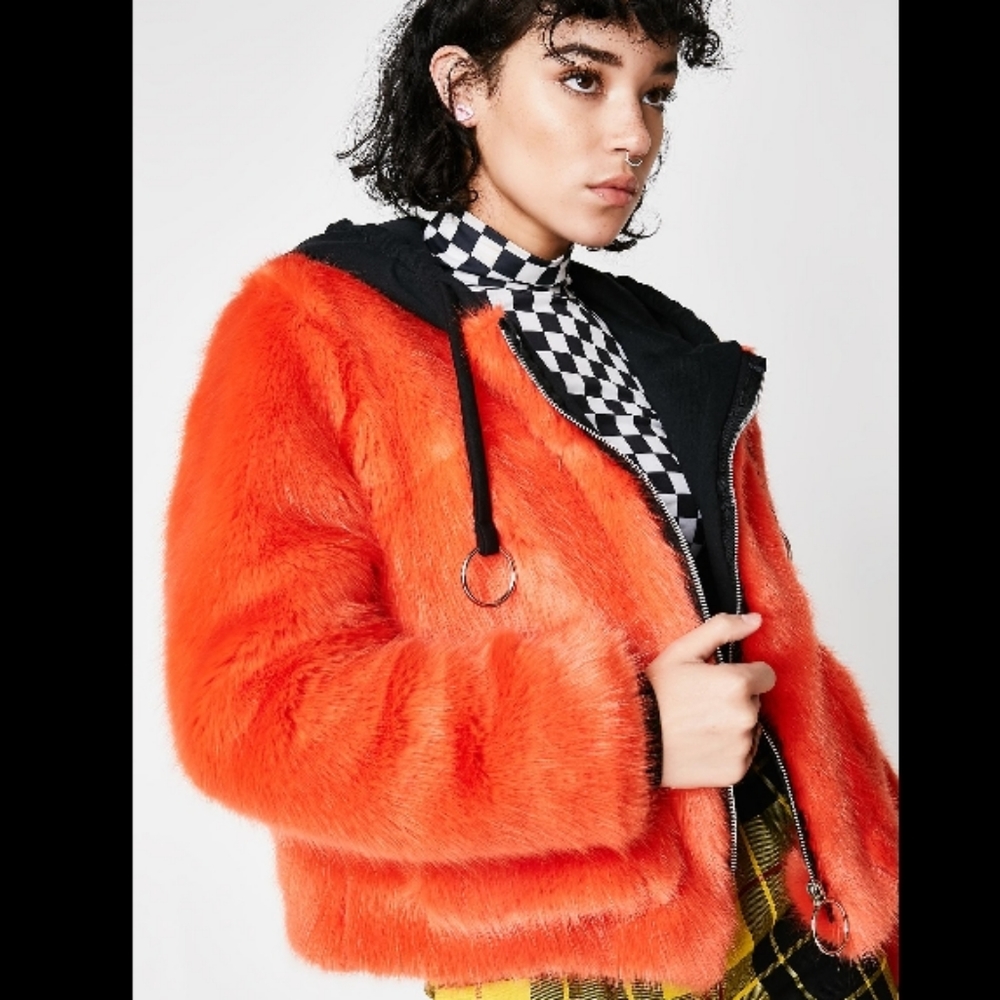 Love too TrueORANGE FAUX FUR COAT WITH HOOD